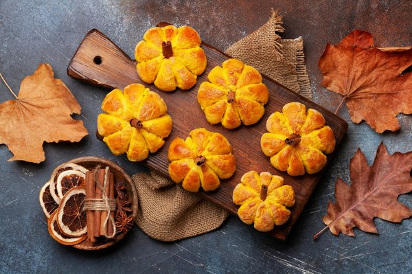 Comment faire des muffins aux myrtilles moelleux avec un crumble croquant?